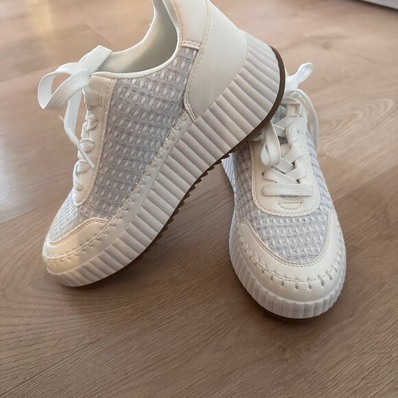 NWOT Women’s White Knit Weave Platform Sneakers/Trainers sz 8 - Picture 1 of 9